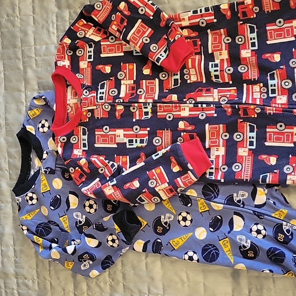 Carter's boys pajama set (2 pair)